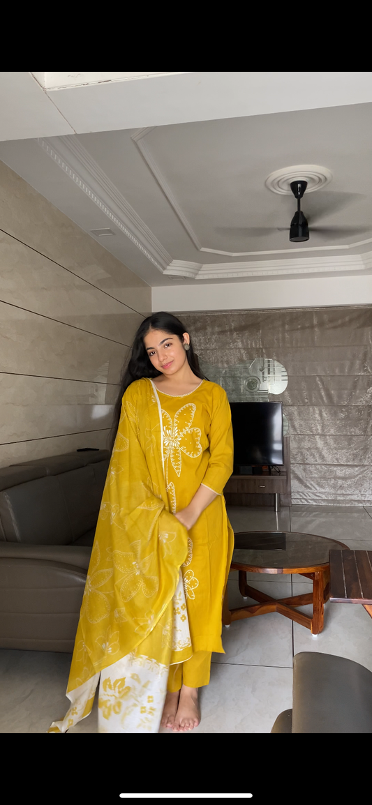 Golden Marigold Elegance Kurta Pant Set