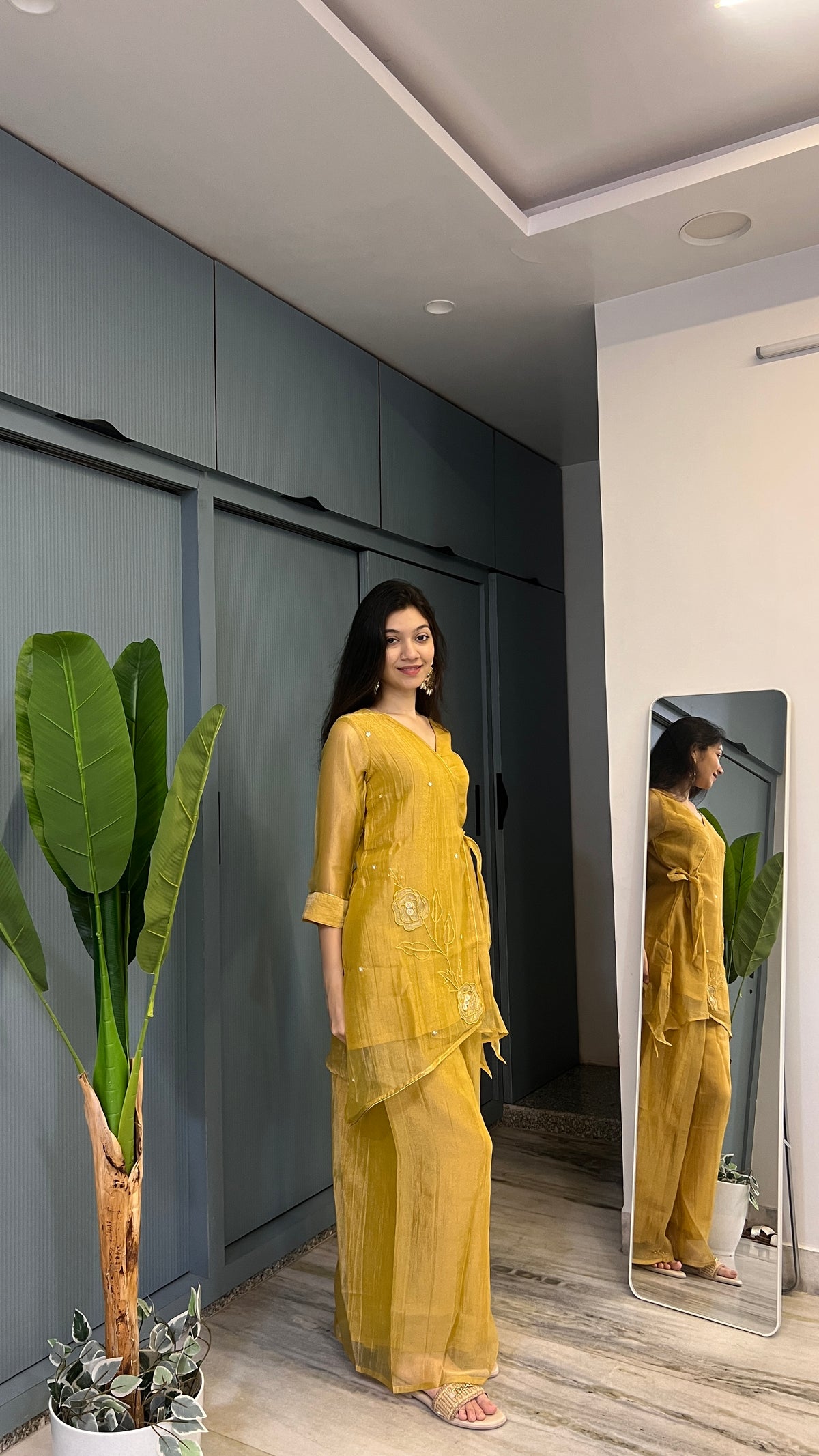 Golden Rush – Hand-Embroidered Crush Tissue Co-ord Set