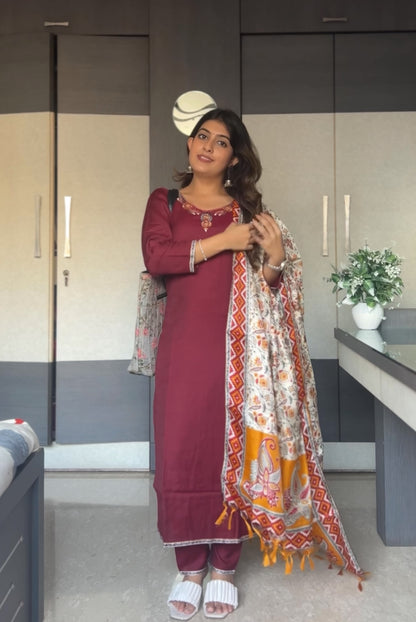 Minimalistic Maroon Kurta Pant Set
