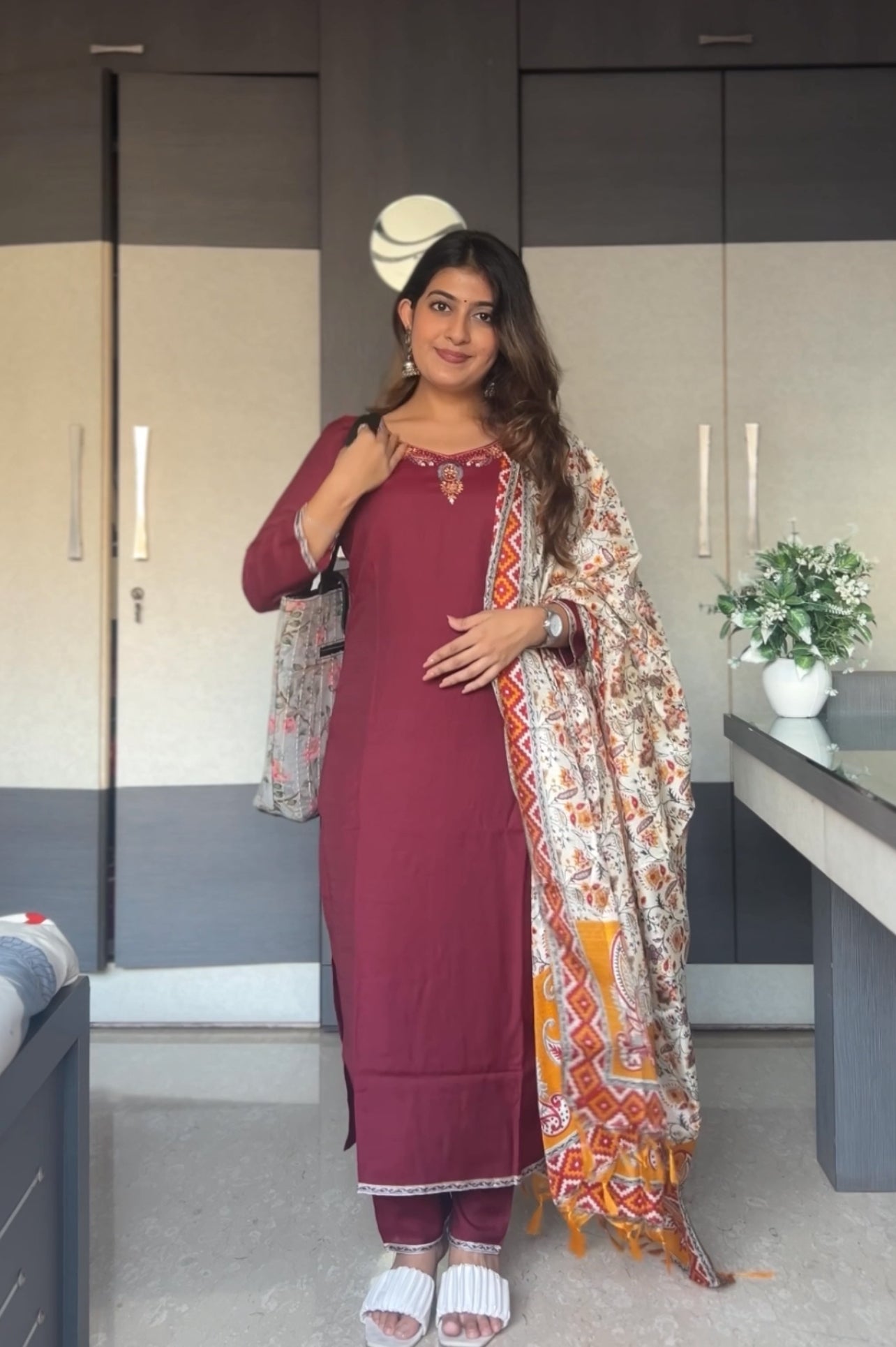 Minimalistic Maroon Kurta Pant Set