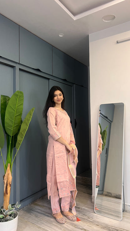 Blush Aura Embroidered Kurta Pant Set with Printed Dupatta ❤️