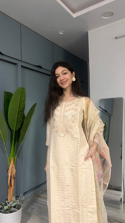 Ivory Muse – Embroidered Kurta Pant Set with Dupatta
