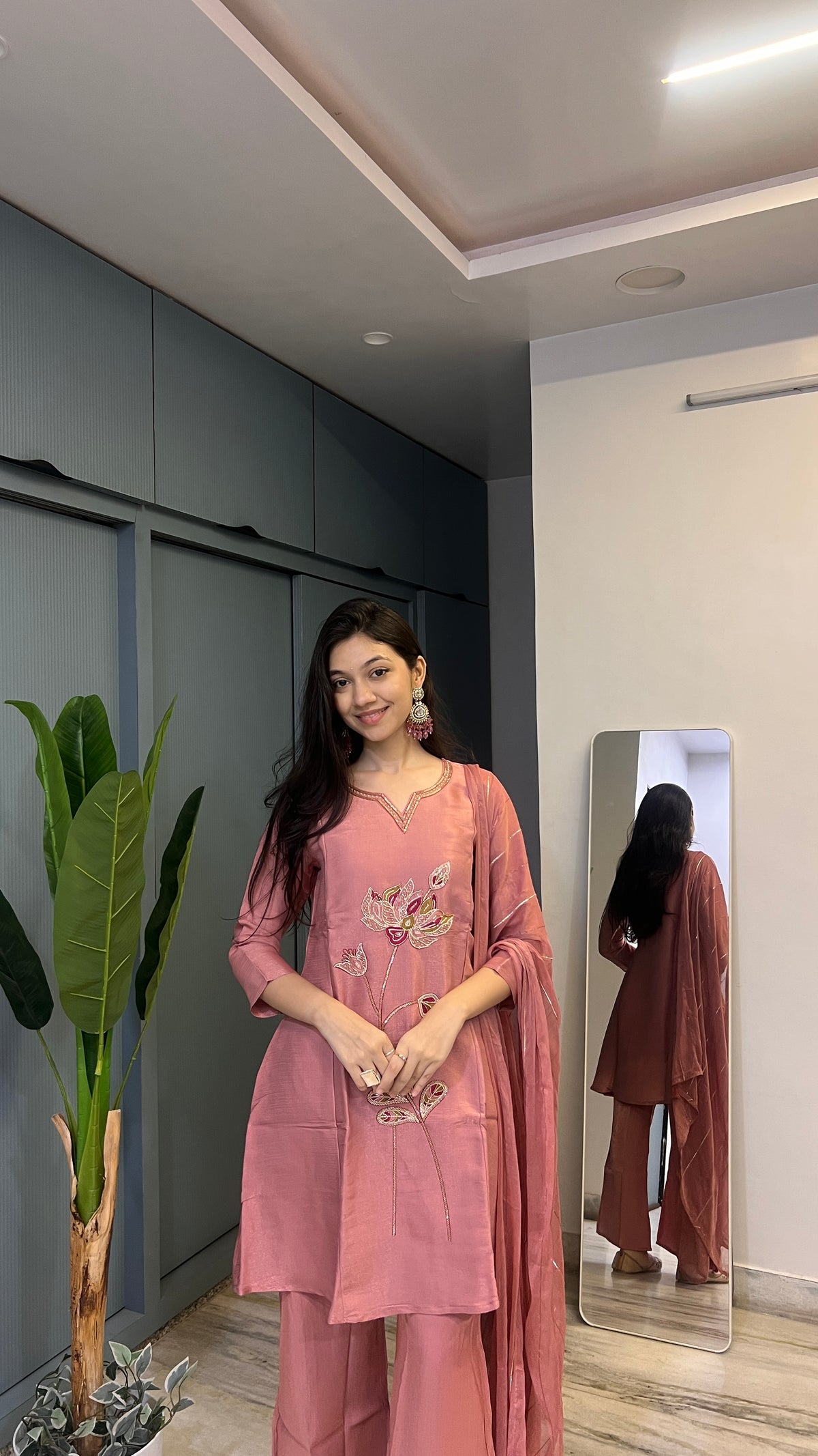 🌸 Mauve Rose Pink – Floral Beadwork Luxe Sheen Palazzo Set ✨