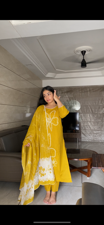 Golden Marigold Elegance Kurta Pant Set