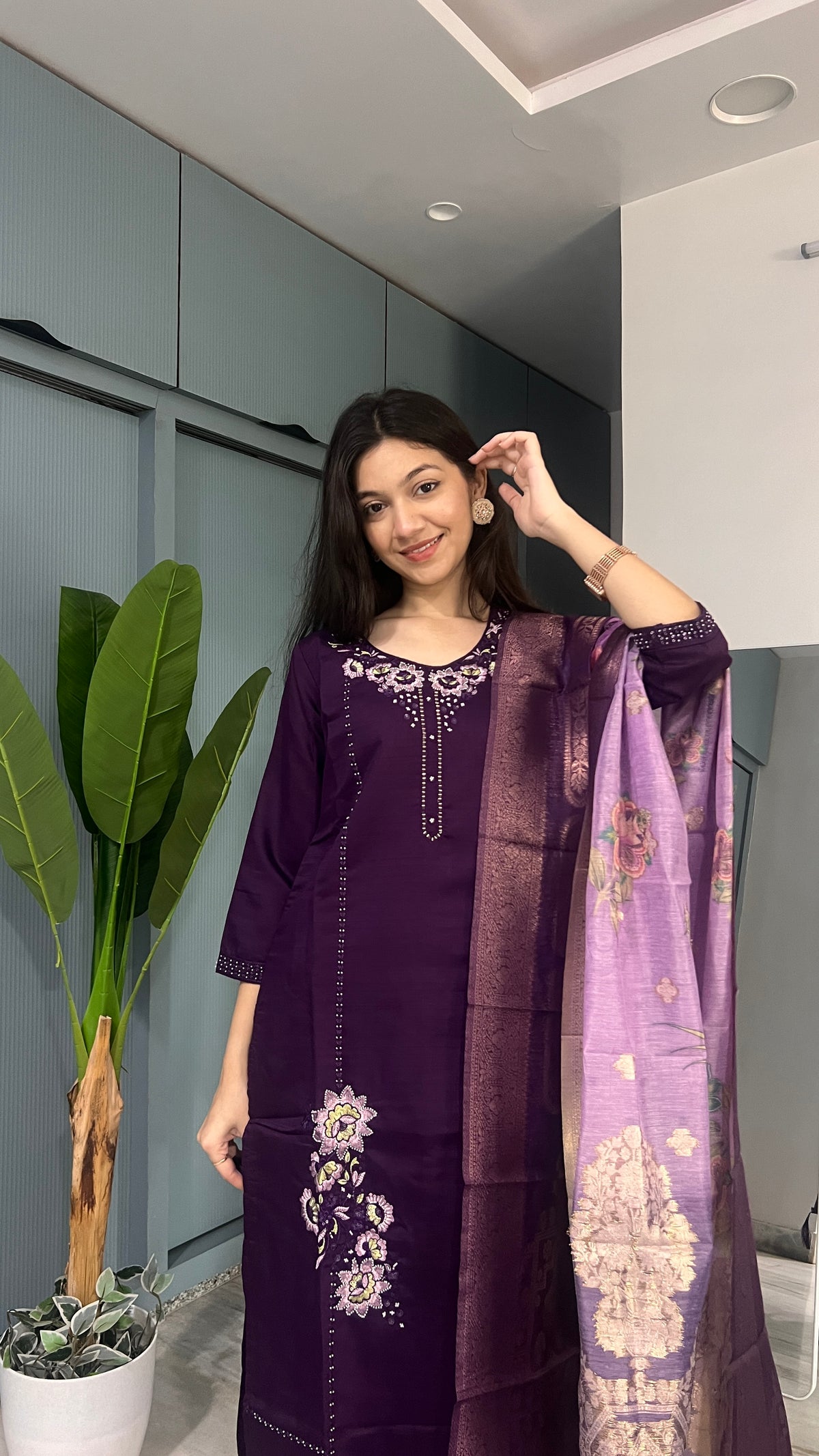 Violet Haze – Handwork Kurta Pant Set With Organza Dupatta