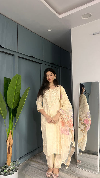 Ivory Muse – Embroidered Kurta Pant Set with Dupatta